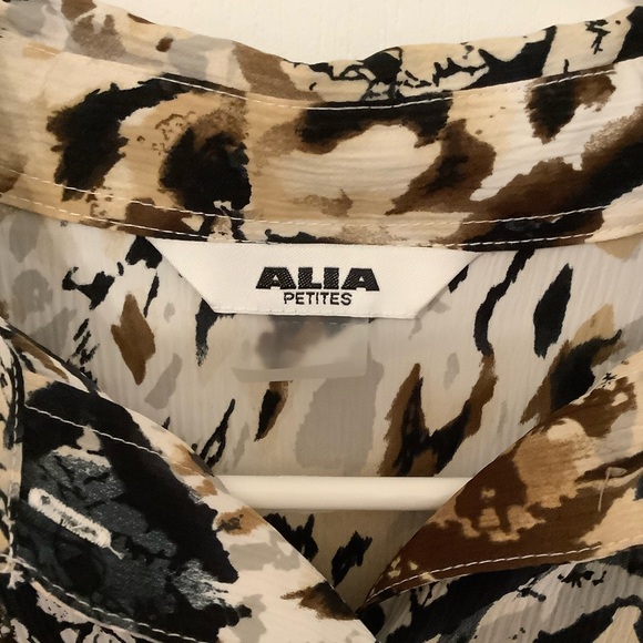 Brown animal print button down blouse - Picture 3 of 3